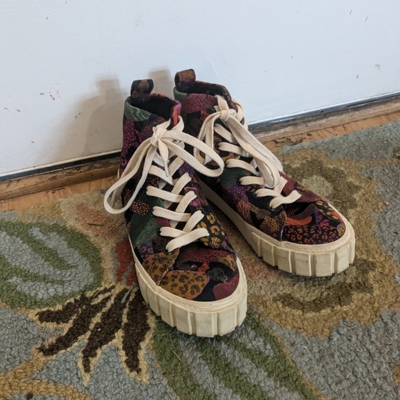 Farm Rio Leopard Mushroom Flat Form High Top - Picture 2 of 5